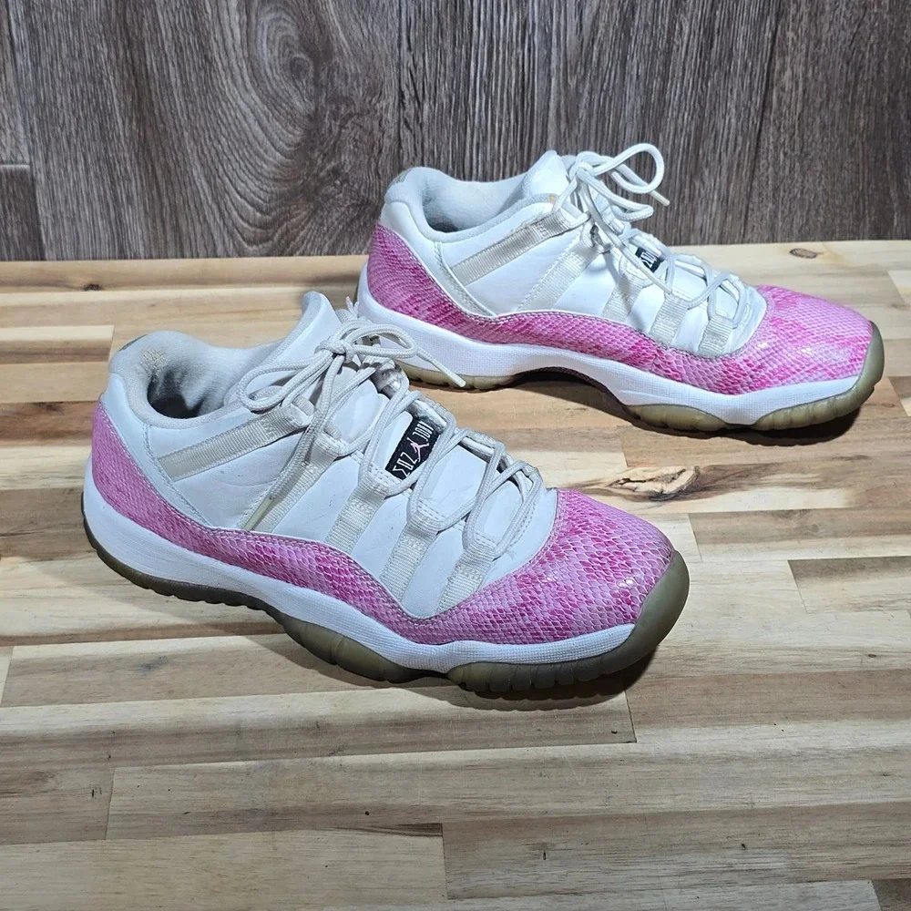 Jordan‎ Retro 11 Low Pink Snakeskin GS Size 6Y White 580521-108 2013